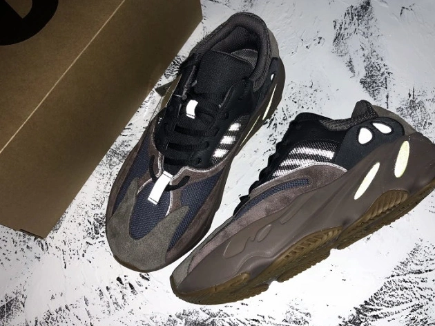 Adidas Yeezy 700 EE9614 